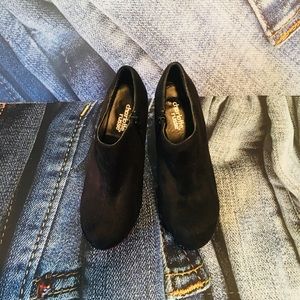 Black ankle bootie heels